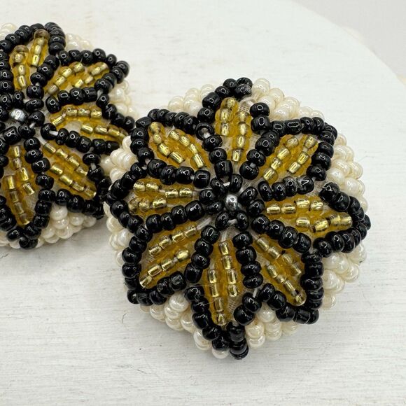Vintage Seed Bead Flower Button Earrings Clip On Retro Black Eyed Susan - Picture 3 of 6